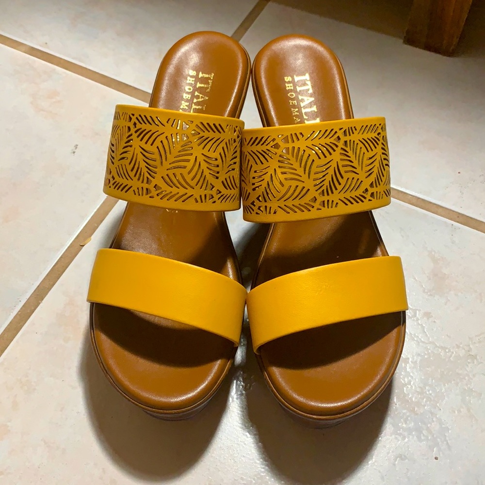 Wedge sandals